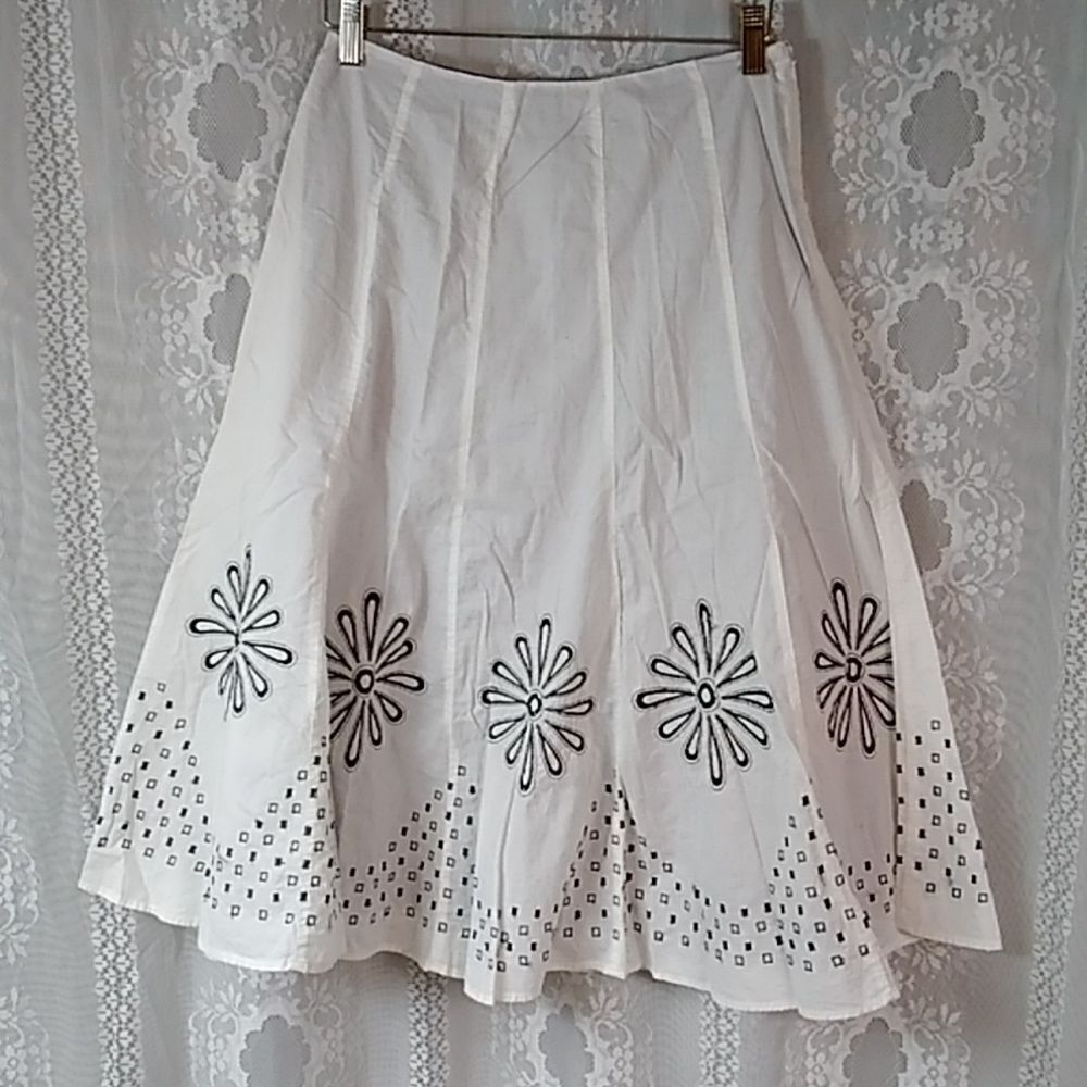 Allison Taylor 100% Cotton Exclusive Of Decoration Embroiderd Women Skirt Size 4
